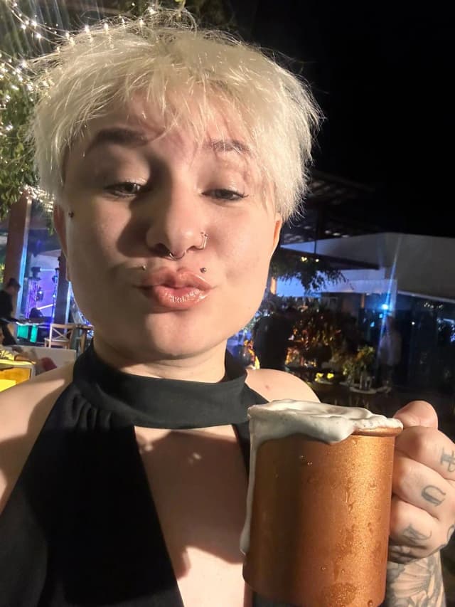 Foto de Cami Martins, ponente en Build with AI Ecuador 2025