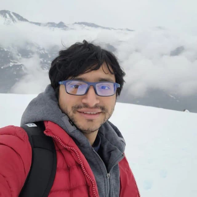 Foto de Frank Moreno, ponente en Build with AI Ecuador 2025