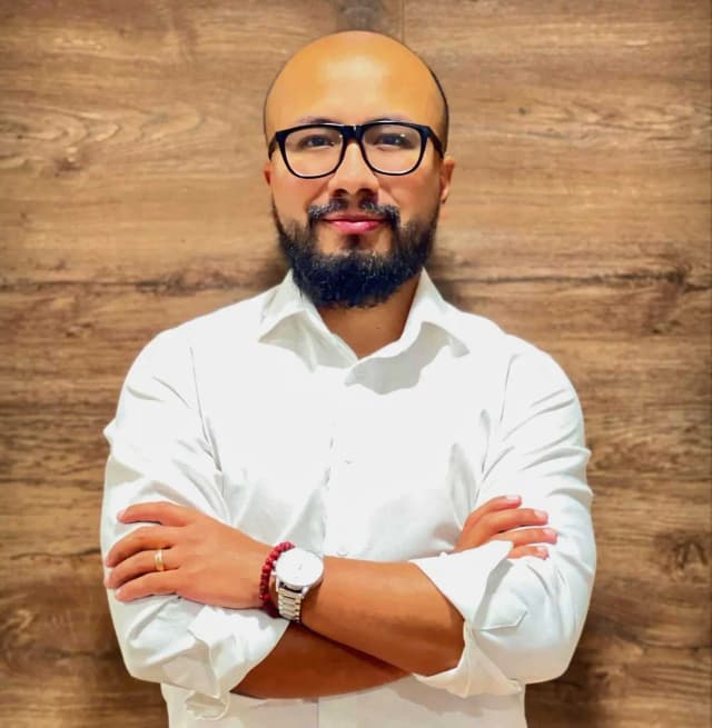 Foto de Juan Diego Vera, ponente en Build with AI Ecuador 2025