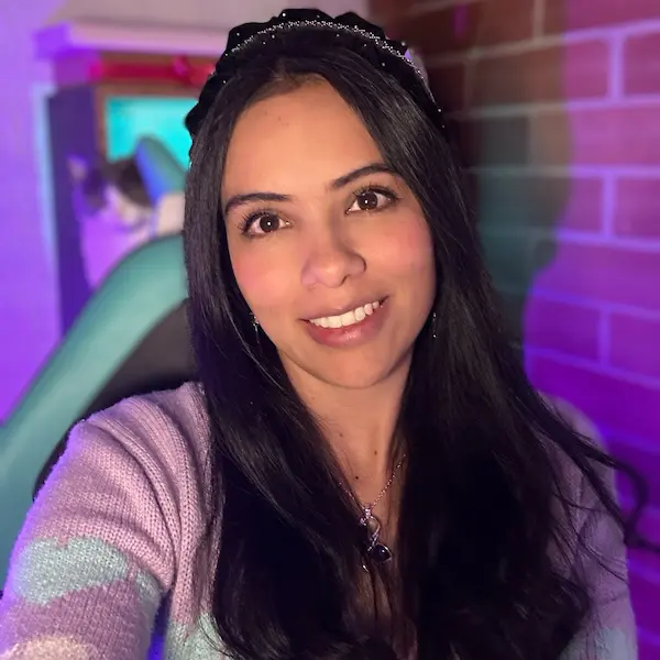 Foto de Laura Sanabria, ponente en Build with AI Ecuador 2025